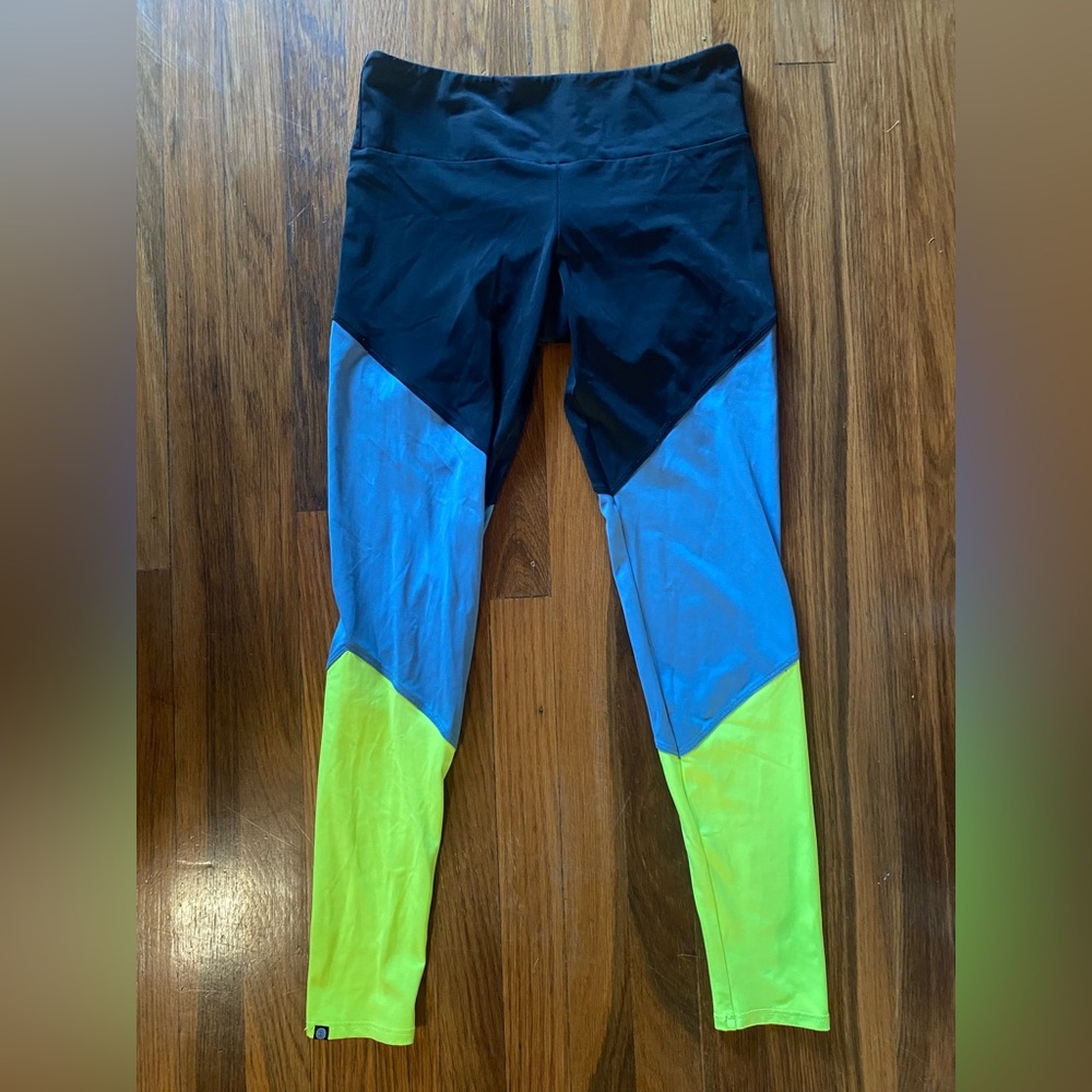 Onzie leggings size M/L